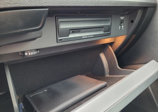 Skoda Superb cena 99900 przebieg: 78633, rok produkcji 2019 z Tychy małe 466
